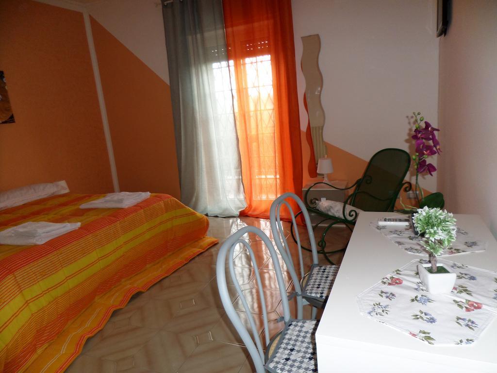 B&B Villino Lory Marino Bagian luar foto