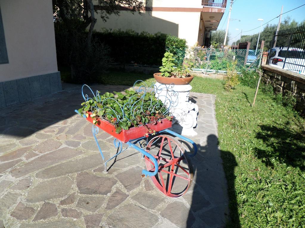 B&B Villino Lory Marino Bagian luar foto