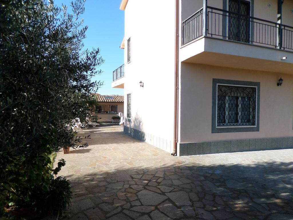 B&B Villino Lory Marino Bagian luar foto